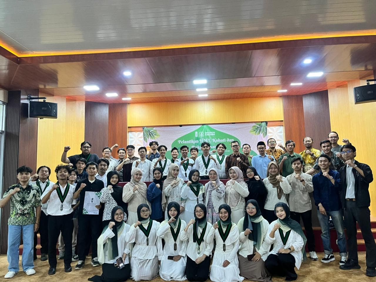 Suasana kampus dan kegiatan mahasiswa